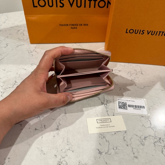 LV Zippy Coin Purse Padlock - Picture 5 of 16